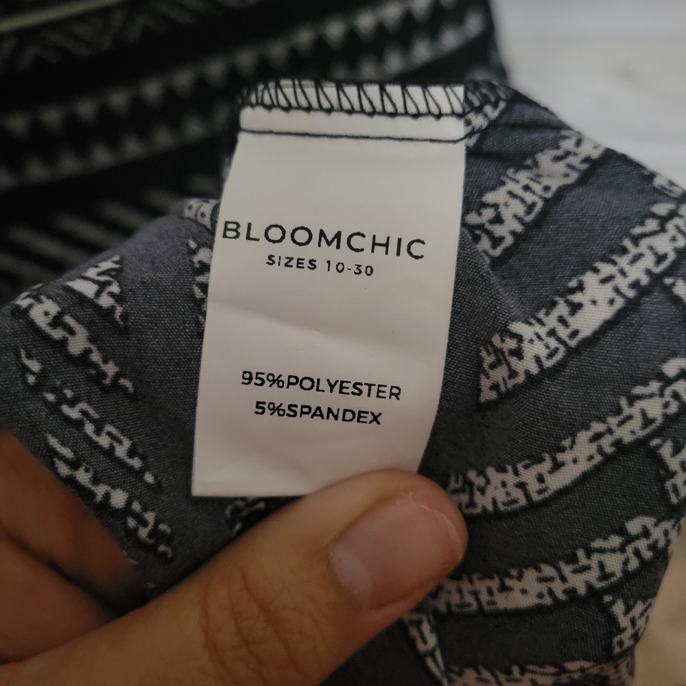 BloomChic Black and White Geometric Midi Dress - Picture 3 of 3